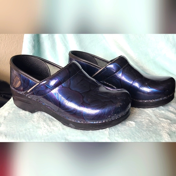 Dansko Shoes - Dansko Clogs